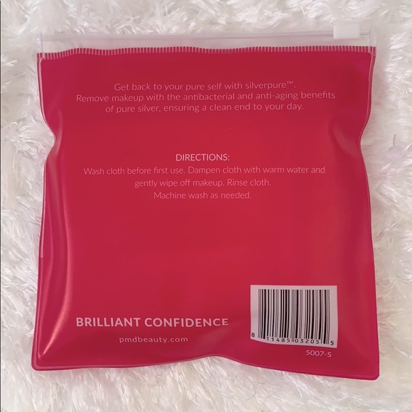 PMD Makeup Remover Cloth - Picture 4 of 4